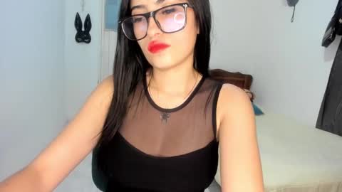 Snapshot of nickyvixenn chatting on January 13, 6:38 pm Nicolle online show from January 13, 6:38 pm