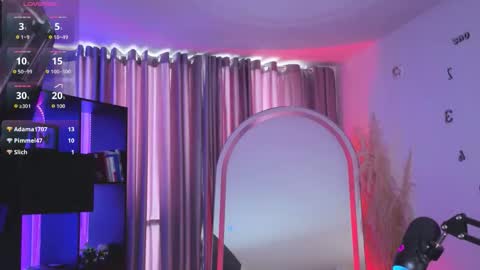 Nicky online show from October 30, 6:31 pm