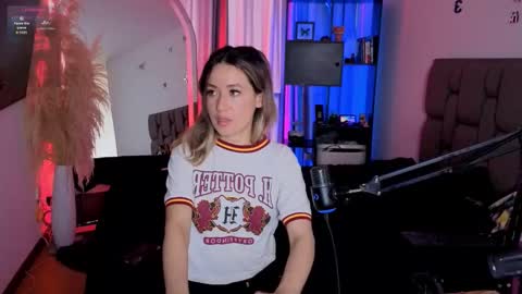 Nicky online show from February 11, 7:59 pm