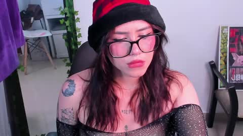 Snapshot of nico_lette_ chatting on December 31, 12:32 am Nico online show from December 31, 12:32 am