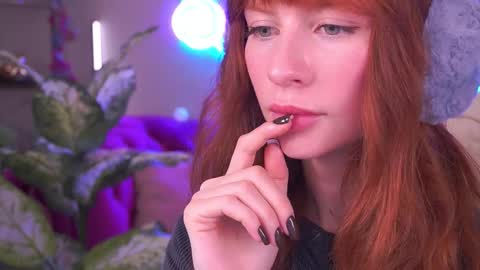 Nicol Moonn online show from December 23, 7:34 am