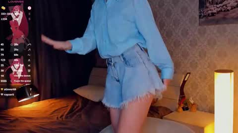 Nicoletta online show from October 4, 6:01 pm