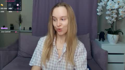 Nicoletta online show from March 20, 6:57 pm