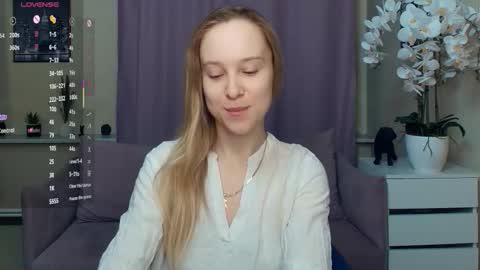 Nicoletta online show from March 21, 6:35 pm