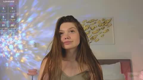 Nicole online show from October 28, 11:42 pm