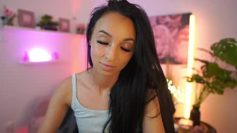 nicole_dawn online show from May 7, 1:15 pm