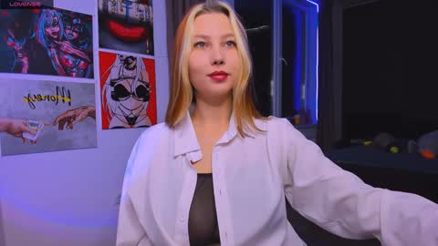 Nicole online show from December 3, 11:02 pm