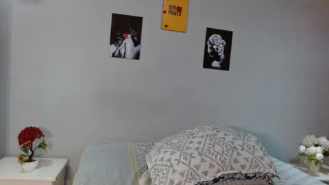 nicole_mayer01 online show from September 30, 11:05 am