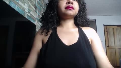 Nicole online show from February 4, 1:36 pm