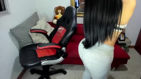 Snapshot of nicolettcolin chatting on February 22, 1:55 am Nicolettcolin  online show from February 22, 1:55 am