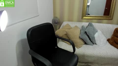 Snapshot of nicolettcolin chatting on September 30, 6:24 pm Nicolettcolin  online show from September 30, 6:24 pm