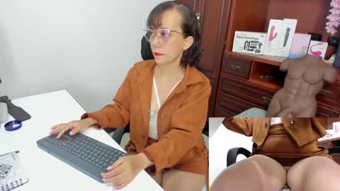 Snapshot of nicolettryan chatting on October 9, 1:59 pm Nicolett Ryan online show from October 9, 1:59 pm