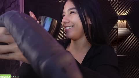 Snapshot of nicollbashel chatting on December 17, 10:12 am Nicoll Independent model online show from December 17, 10:12 am