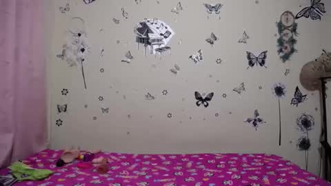 nicolle_sky online show from June 6, 8:42 am