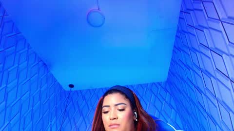 Nicolle Miley online show from November 7, 3:56 am