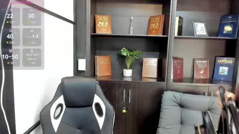 Snapshot of nicolross_ chatting on September 21, 12:37 pm NicolRoss online show from September 21, 12:37 pm