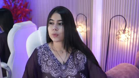 nicooroobin online show from January 28, 11:28 am