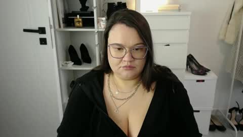 Holly online show from March 26, 7:43 am