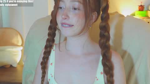 Snapshot of niilaa chatting on October 5, 5:34 am of Nylasweet online show from October 5, 5:34 am