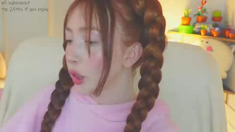 Snapshot of niilaa chatting on February 13, 5:33 pm of Nylasweet online show from February 13, 5:33 pm