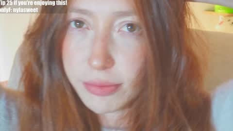 Snapshot of niilaa chatting on October 21, 5:22 am of Nylasweet online show from October 21, 5:22 am