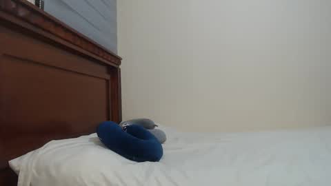 Niina Jones online show from March 9, 1:35 am