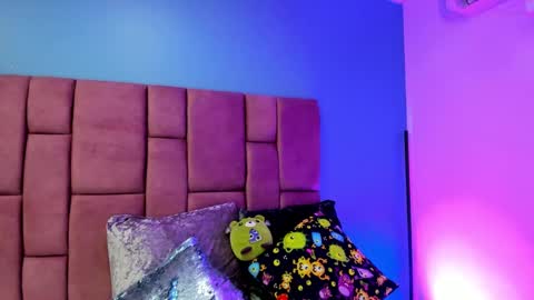 Snapshot of niinaink chatting on February 23, 12:20 pm NINAINK online show from February 23, 12:20 pm