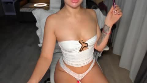 Snapshot of nikamioo chatting on October 30, 6:38 am Nika online show from October 30, 6:38 am