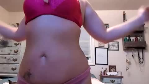 nikki32313 online show from April 13, 12:23 am