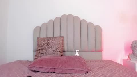 Snapshot of nikki_angel_ chatting on February 4, 7:33 pm NIkki Angel online show from February 4, 7:33 pm