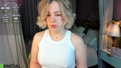 Snapshot of nikki_kai chatting on September 19, 12:53 am Nikki online show from September 19, 12:53 am