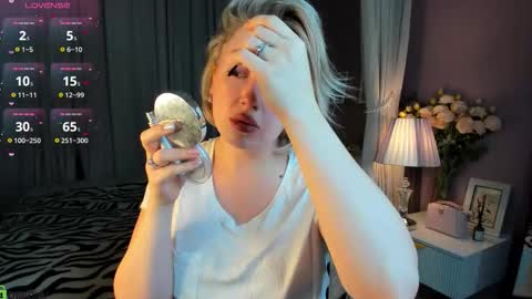Snapshot of nikki_kai chatting on October 13, 1:08 am Nikki online show from October 13, 1:08 am