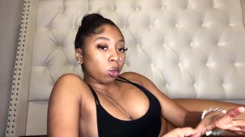 NikkiB online show from February 23, 3:29 am