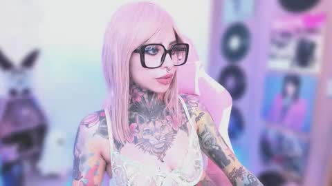 Nikki Ramone   online show from January 5, 5:27 pm