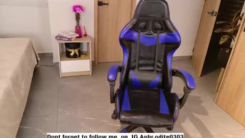 Nicole cam online show from February 24, 8:47 pm