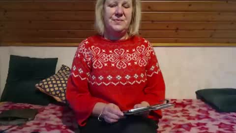 Nikole1 online show from February 15, 10:55 am