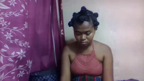 nilah online show from December 17, 8:29 am