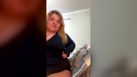 nina2029 online show from December 17, 11:47 am