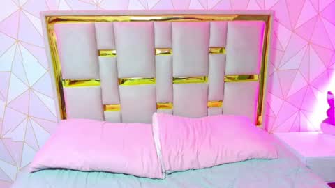 Nina Carther online show from April 18, 12:57 am