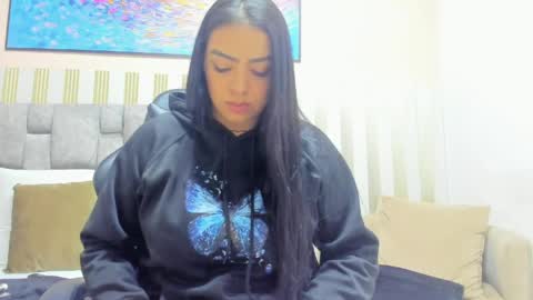 nina_glow_ online show from April 4, 11:31 am