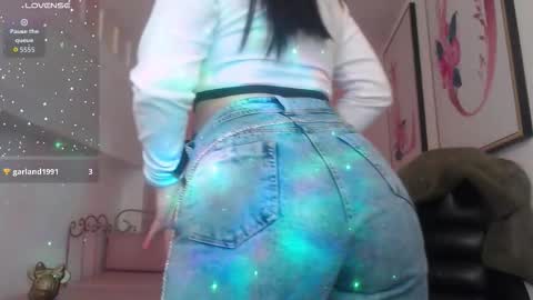 Nina online show from December 15, 1:27 pm