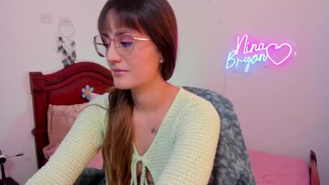 Nina online show from December 4, 1:09 pm