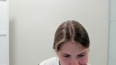 ninarihh online show from September 25, 2:49 pm