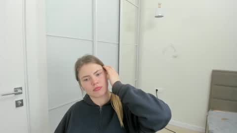 ninarihh online show from March 3, 4:32 pm