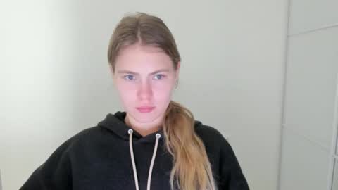 ninarihh online show from October 11, 11:14 am