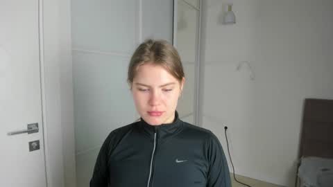 ninarihh online show from March 5, 9:38 am