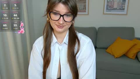 Snapshot of ninarivers_ chatting on October 3, 8:41 am Nina online show from October 3, 8:41 am