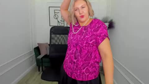 ninastarle online show from November 7, 11:49 am