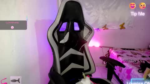 Snapshot of ninatinydoll1 chatting on October 12, 9:44 am ninatinydoll1 online show from October 12, 9:44 am