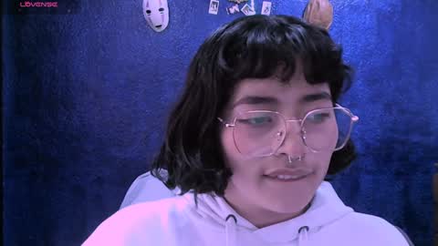 Nina online show from December 9, 3:33 pm